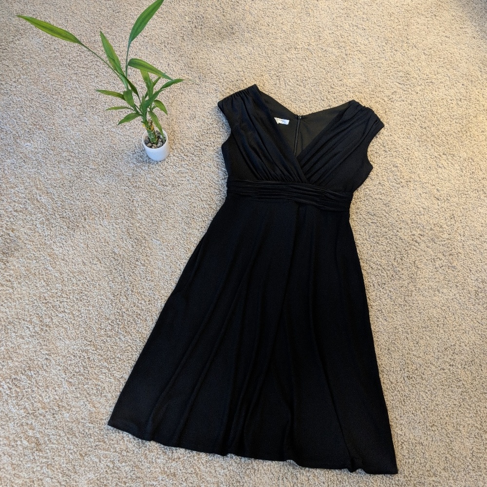 Evan Picone Midi black dress v neck Size 8